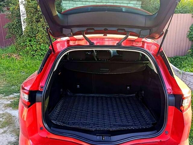 Красный Рено Меган, объемом двигателя 1.5 л и пробегом 220 тыс. км за 12000 $, фото 10 на Automoto.ua