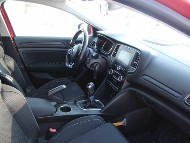 Красный Рено Меган, объемом двигателя 1.5 л и пробегом 239 тыс. км за 12350 $, фото 14 на Automoto.ua