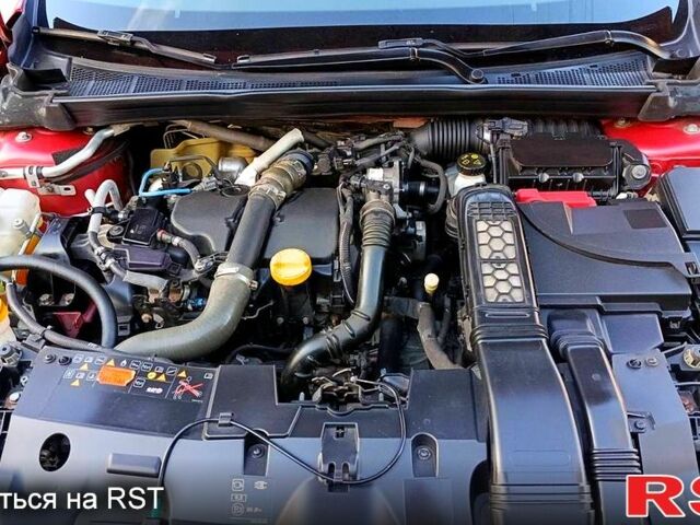 Красный Рено Меган, объемом двигателя 1.5 л и пробегом 220 тыс. км за 12000 $, фото 11 на Automoto.ua