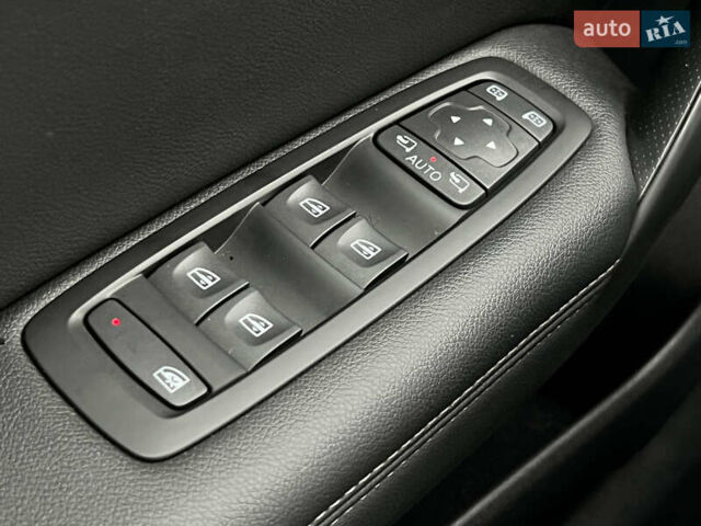 Красный Рено Меган, объемом двигателя 1.5 л и пробегом 209 тыс. км за 13665 $, фото 51 на Automoto.ua