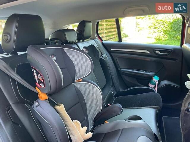 Красный Рено Меган, объемом двигателя 1.5 л и пробегом 202 тыс. км за 12480 $, фото 21 на Automoto.ua