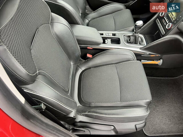 Красный Рено Меган, объемом двигателя 1.5 л и пробегом 209 тыс. км за 13665 $, фото 42 на Automoto.ua