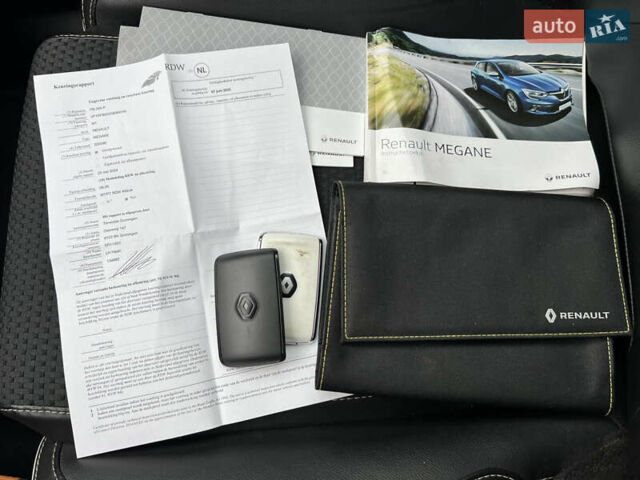 Красный Рено Меган, объемом двигателя 1.5 л и пробегом 209 тыс. км за 13665 $, фото 74 на Automoto.ua
