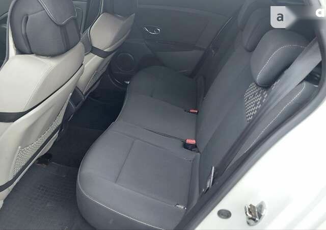 Рено Меган, объемом двигателя 1.5 л и пробегом 240 тыс. км за 6999 $, фото 13 на Automoto.ua