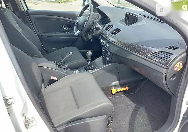 Рено Меган, объемом двигателя 1.5 л и пробегом 239 тыс. км за 8300 $, фото 19 на Automoto.ua