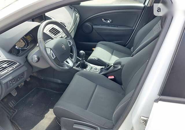 Рено Меган, объемом двигателя 1.5 л и пробегом 239 тыс. км за 8300 $, фото 21 на Automoto.ua