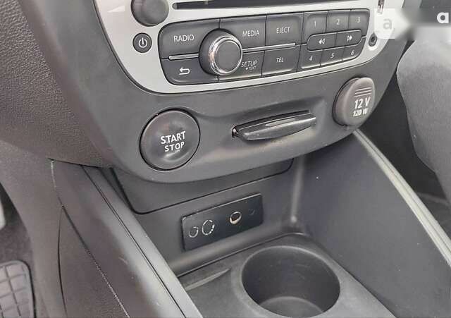 Рено Меган, объемом двигателя 1.5 л и пробегом 240 тыс. км за 6999 $, фото 16 на Automoto.ua