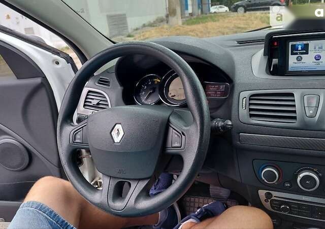 Рено Меган, объемом двигателя 1.5 л и пробегом 240 тыс. км за 6999 $, фото 11 на Automoto.ua