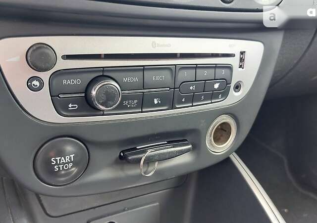 Рено Меган, объемом двигателя 1.5 л и пробегом 239 тыс. км за 8300 $, фото 9 на Automoto.ua