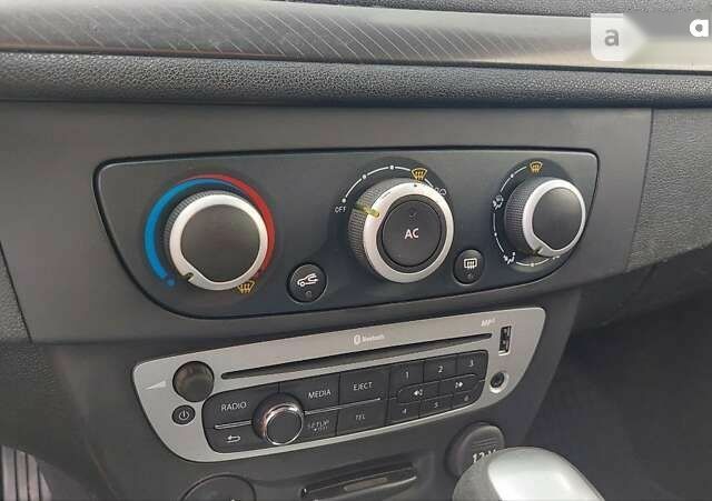 Рено Меган, объемом двигателя 1.5 л и пробегом 240 тыс. км за 6999 $, фото 19 на Automoto.ua