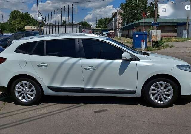 Рено Меган, объемом двигателя 1.5 л и пробегом 240 тыс. км за 6999 $, фото 6 на Automoto.ua