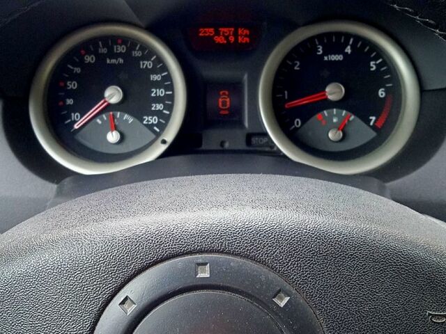 Рено Меган, об'ємом двигуна 1.6 л та пробігом 235 тис. км за 3650 $, фото 1 на Automoto.ua