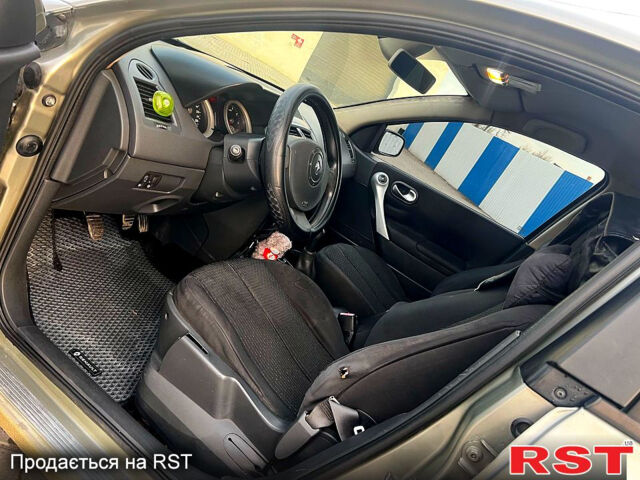 Рено Меган 2004 у Хмельницькому на Automoto.ua Рено Меган, об'ємом двигуна 1.6 л та пробігом 276 тис. км за 3500 $, фото 3 на Automoto.ua