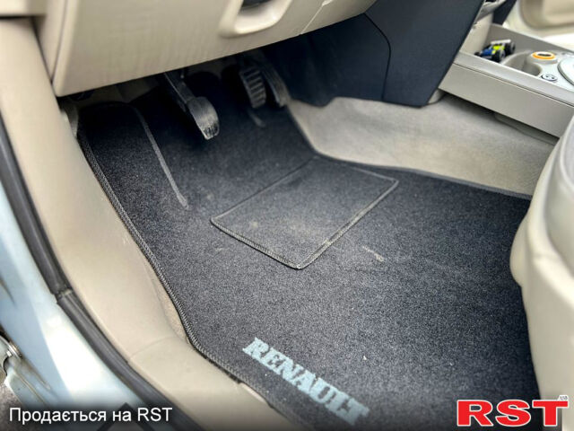 Рено Меган, объемом двигателя 1.6 л и пробегом 198 тыс. км за 5299 $, фото 5 на Automoto.ua