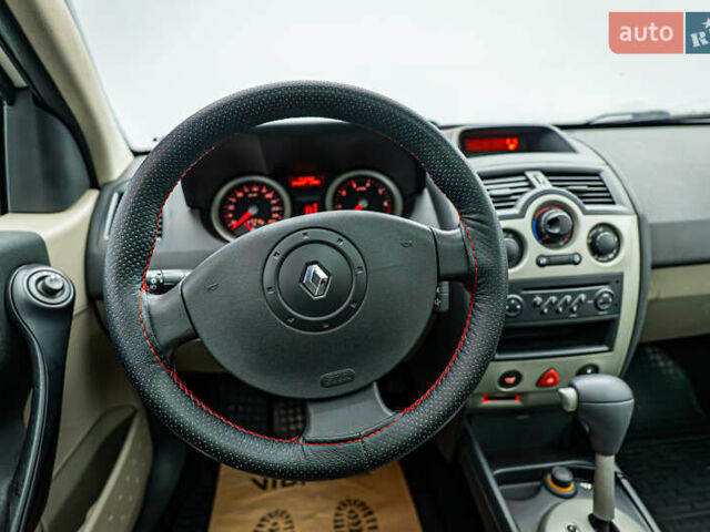 Рено Меган, объемом двигателя 1.6 л и пробегом 216 тыс. км за 4841 $, фото 11 на Automoto.ua