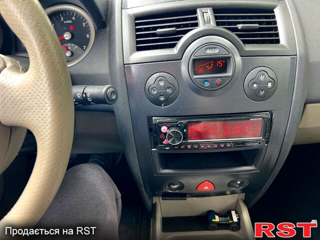 Рено Меган, объемом двигателя 1.6 л и пробегом 198 тыс. км за 5299 $, фото 10 на Automoto.ua