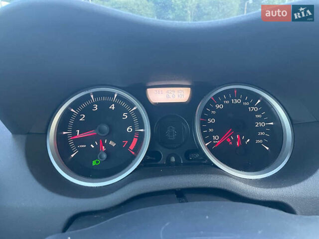 Рено Меган, об'ємом двигуна 1.6 л та пробігом 311 тис. км за 4650 $, фото 17 на Automoto.ua