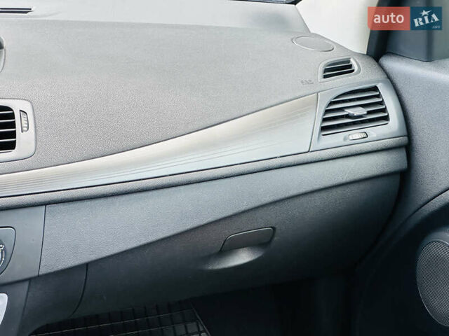 Рено Меган, об'ємом двигуна 1.6 л та пробігом 180 тис. км за 7399 $, фото 26 на Automoto.ua