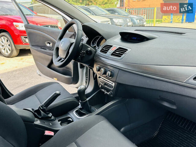 Рено Меган, об'ємом двигуна 1.6 л та пробігом 180 тис. км за 7399 $, фото 34 на Automoto.ua