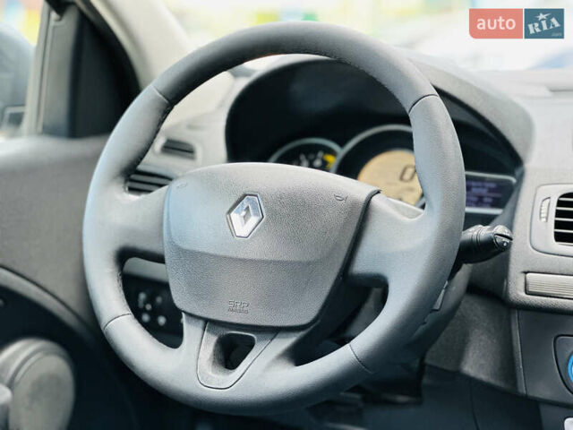 Рено Меган, об'ємом двигуна 1.6 л та пробігом 180 тис. км за 7399 $, фото 25 на Automoto.ua