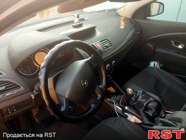 Рено Меган 2008 в Днепре (Днепропетровске) на Automoto.ua Рено Меган, объемом двигателя 1.5 л и пробегом 330 тыс. км за 6500 $, фото 3 на Automoto.ua