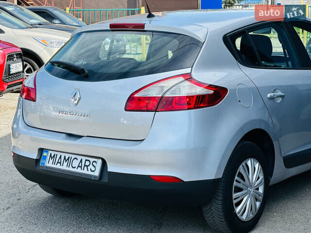 Рено Меган, об'ємом двигуна 1.6 л та пробігом 180 тис. км за 7399 $, фото 4 на Automoto.ua