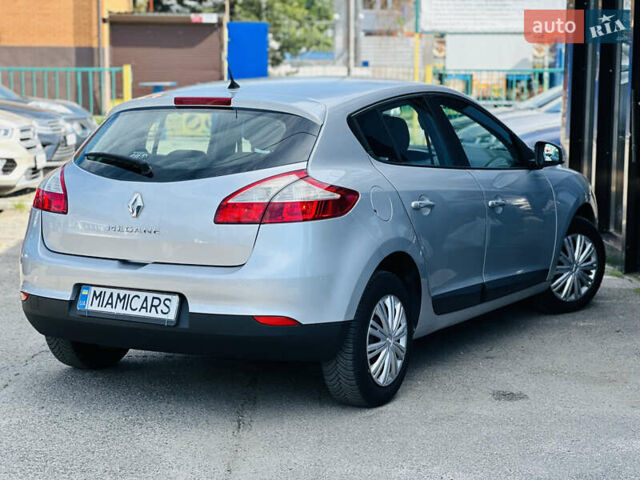 Рено Меган, об'ємом двигуна 1.6 л та пробігом 180 тис. км за 7399 $, фото 3 на Automoto.ua