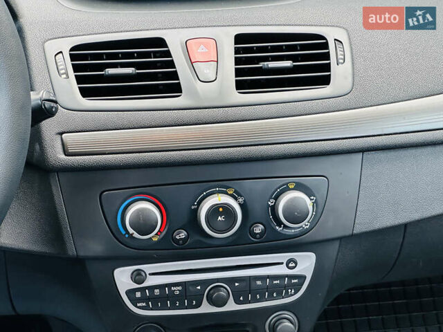 Рено Меган, об'ємом двигуна 1.6 л та пробігом 180 тис. км за 7399 $, фото 28 на Automoto.ua