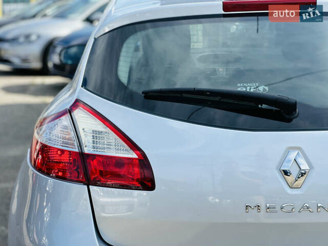 Рено Меган, об'ємом двигуна 1.6 л та пробігом 180 тис. км за 7399 $, фото 7 на Automoto.ua