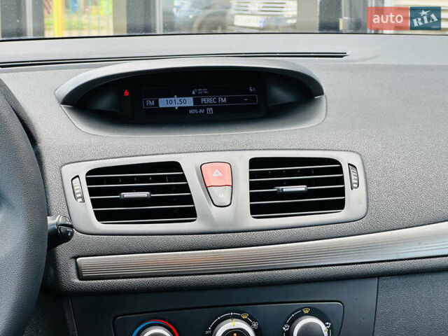 Рено Меган, об'ємом двигуна 1.6 л та пробігом 180 тис. км за 7399 $, фото 27 на Automoto.ua