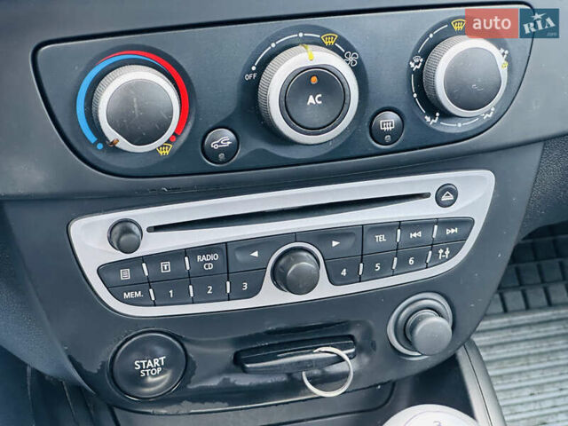 Рено Меган, об'ємом двигуна 1.6 л та пробігом 180 тис. км за 7399 $, фото 30 на Automoto.ua