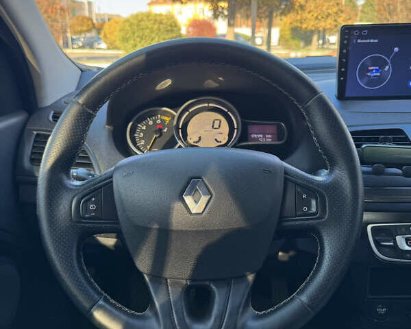 Рено Меган, объемом двигателя 1.6 л и пробегом 180 тыс. км за 7200 $, фото 31 на Automoto.ua