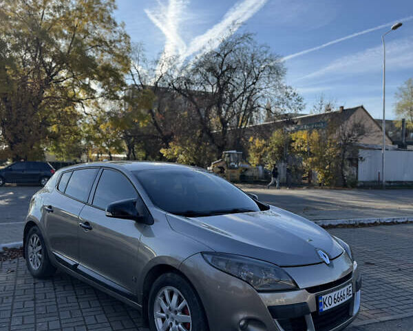 Рено Меган, объемом двигателя 1.6 л и пробегом 180 тыс. км за 7200 $, фото 4 на Automoto.ua