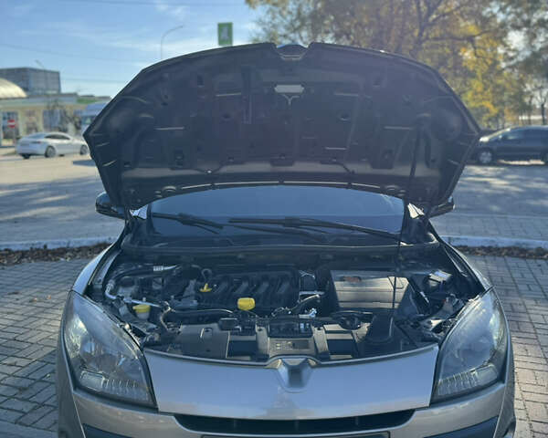 Рено Меган, объемом двигателя 1.6 л и пробегом 180 тыс. км за 7200 $, фото 48 на Automoto.ua