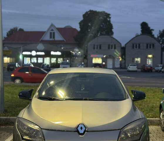 Рено Меган, объемом двигателя 1.6 л и пробегом 180 тыс. км за 7200 $, фото 44 на Automoto.ua