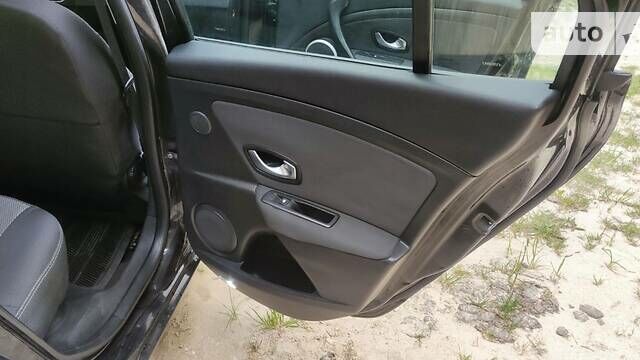 Рено Меган, об'ємом двигуна 1.5 л та пробігом 150 тис. км за 6500 $, фото 7 на Automoto.ua