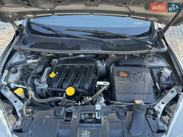 Рено Меган, объемом двигателя 1.6 л и пробегом 180 тыс. км за 7200 $, фото 47 на Automoto.ua