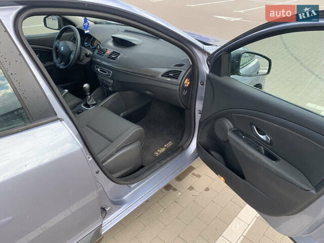 Рено Меган, объемом двигателя 1.6 л и пробегом 231 тыс. км за 6300 $, фото 12 на Automoto.ua