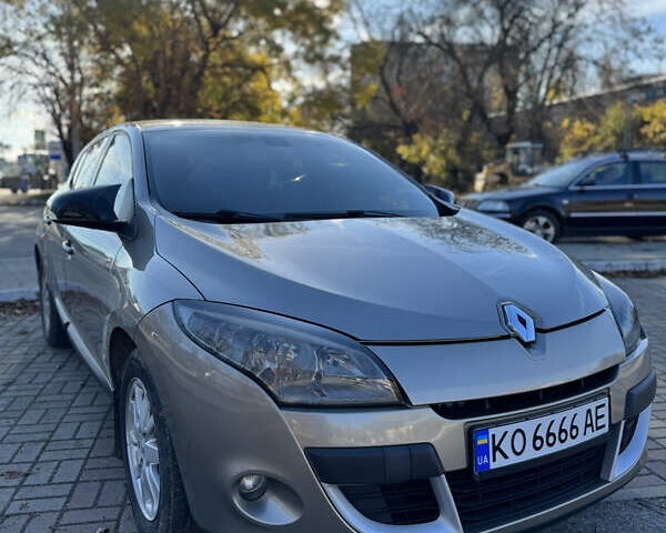 Рено Меган, объемом двигателя 1.6 л и пробегом 180 тыс. км за 7200 $, фото 16 на Automoto.ua