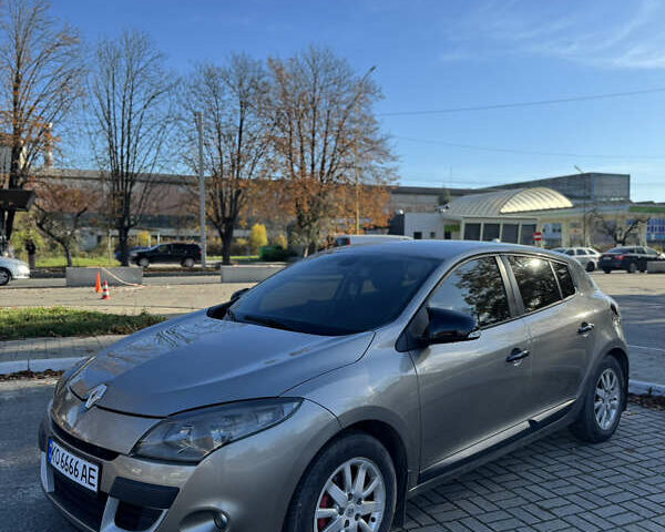 Рено Меган, объемом двигателя 1.6 л и пробегом 180 тыс. км за 7200 $, фото 6 на Automoto.ua