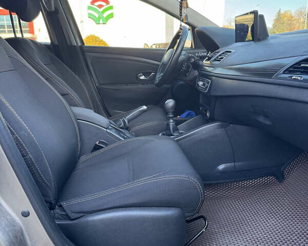Рено Меган, объемом двигателя 1.6 л и пробегом 180 тыс. км за 7200 $, фото 37 на Automoto.ua