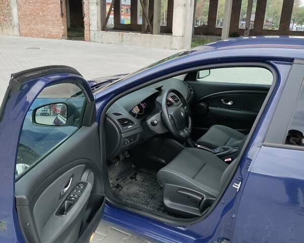 Рено Меган, объемом двигателя 1.6 л и пробегом 194 тыс. км за 5200 $, фото 8 на Automoto.ua