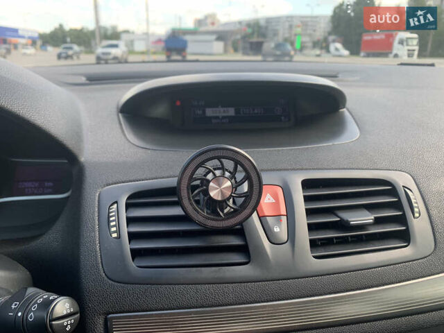 Рено Меган, объемом двигателя 1.6 л и пробегом 231 тыс. км за 6300 $, фото 18 на Automoto.ua