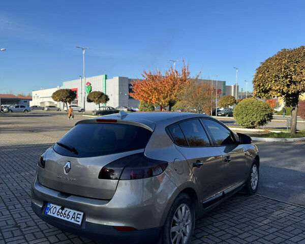 Рено Меган, объемом двигателя 1.6 л и пробегом 180 тыс. км за 7200 $, фото 7 на Automoto.ua