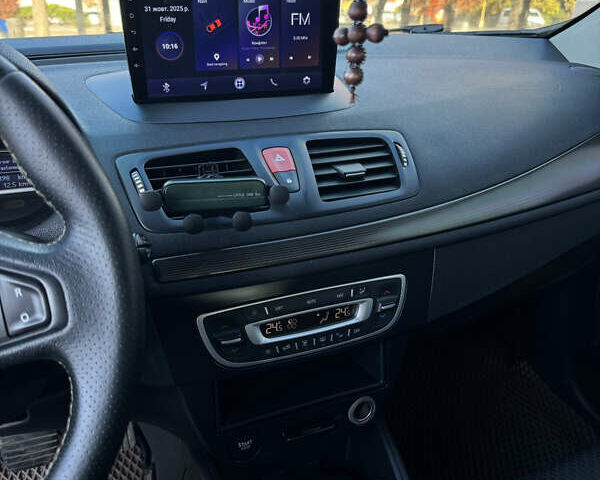 Рено Меган, объемом двигателя 1.6 л и пробегом 180 тыс. км за 7200 $, фото 23 на Automoto.ua