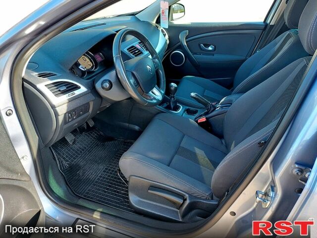 Рено Меган, об'ємом двигуна 1.6 л та пробігом 189 тис. км за 7000 $, фото 5 на Automoto.ua