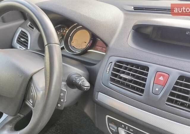 Рено Меган 2009 у Дніпро (Дніпропетровську) на Automoto.ua Рено Меган, об'ємом двигуна 1.6 л та пробігом 222 тис. км за 6900 $, фото 16 на Automoto.ua