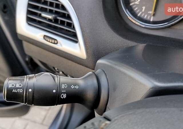 Рено Меган 2009 у Дніпро (Дніпропетровську) на Automoto.ua Рено Меган, об'ємом двигуна 1.6 л та пробігом 222 тис. км за 6900 $, фото 18 на Automoto.ua