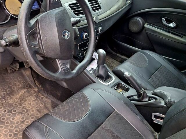 Рено Меган 2009 в Харькове на Automoto.ua Рено Меган, объемом двигателя 1.5 л и пробегом 207 тыс. км за 5250 $, фото 2 на Automoto.ua