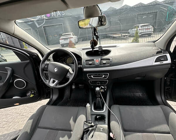 Рено Меган, объемом двигателя 1.6 л и пробегом 240 тыс. км за 6200 $, фото 4 на Automoto.ua